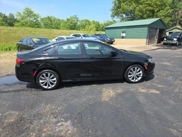2016 Chrysler 200 S