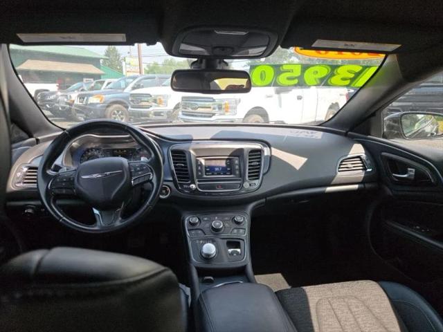2016 Chrysler 200 S