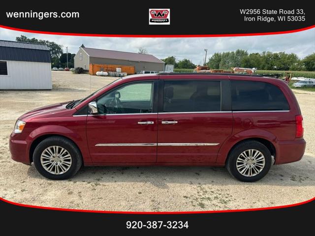 2015 Chrysler Town & Country Touring-L for sale in Iron Ridge, WI