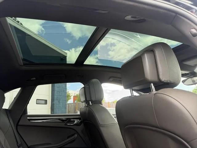 2017 Porsche Macan Macan