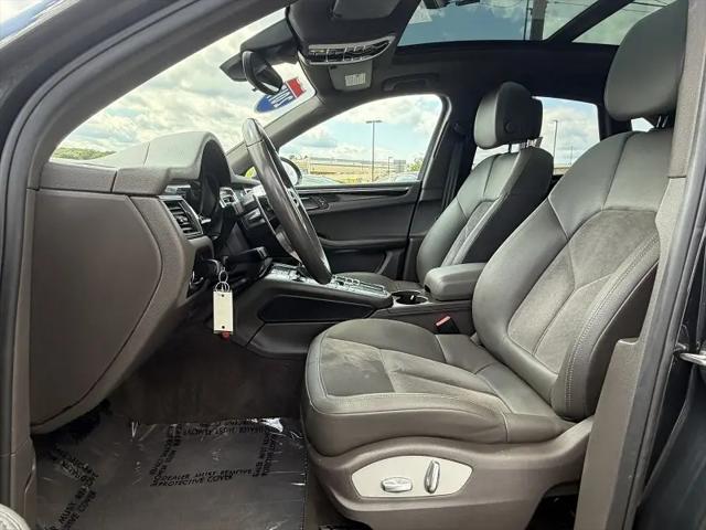 2017 Porsche Macan Macan
