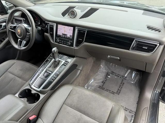 2017 Porsche Macan Macan