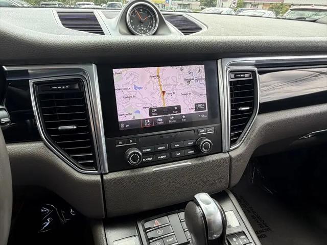2017 Porsche Macan Macan