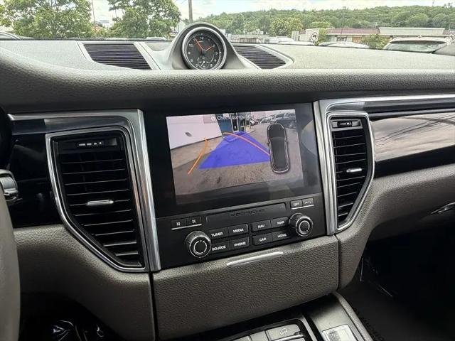 2017 Porsche Macan Macan