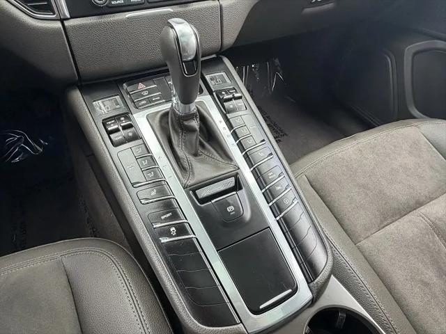 2017 Porsche Macan Macan