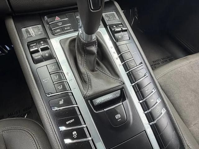 2017 Porsche Macan Macan