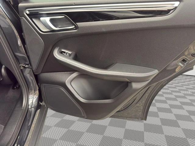 2018 Porsche Macan Base