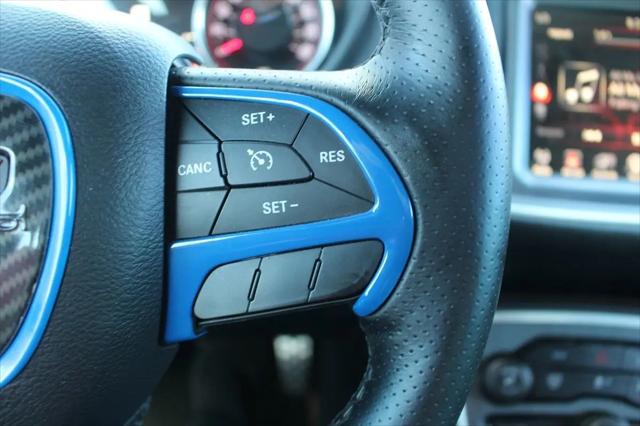 2016 Dodge Challenger 392 Hemi Scat Pack Shaker