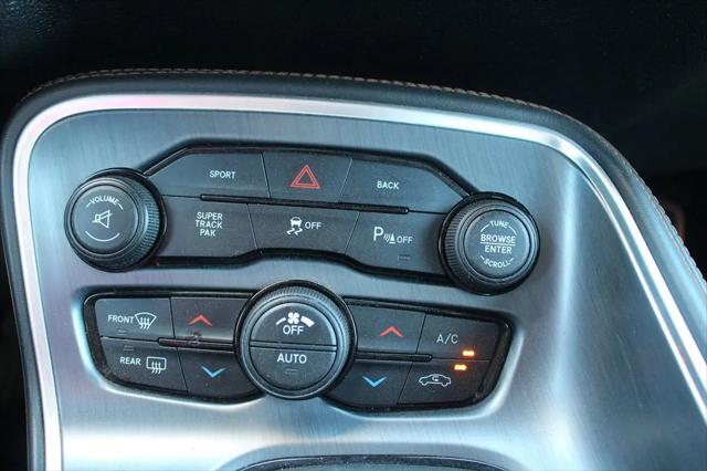 2016 Dodge Challenger 392 Hemi Scat Pack Shaker