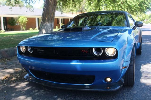 2016 Dodge Challenger 392 Hemi Scat Pack Shaker