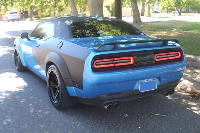 2016 Dodge Challenger 392 Hemi Scat Pack Shaker