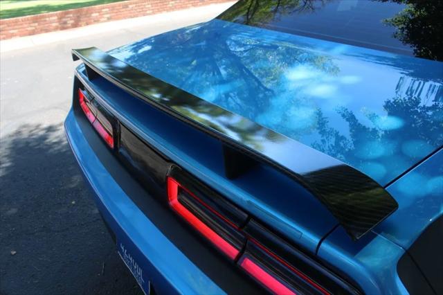 2016 Dodge Challenger 392 Hemi Scat Pack Shaker