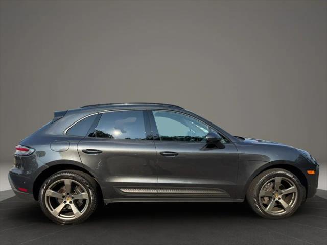 2022 Porsche Macan Base