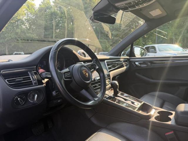 2022 Porsche Macan Base
