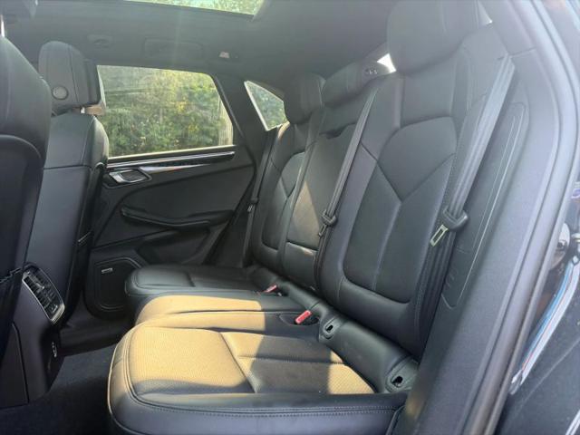 2022 Porsche Macan Base