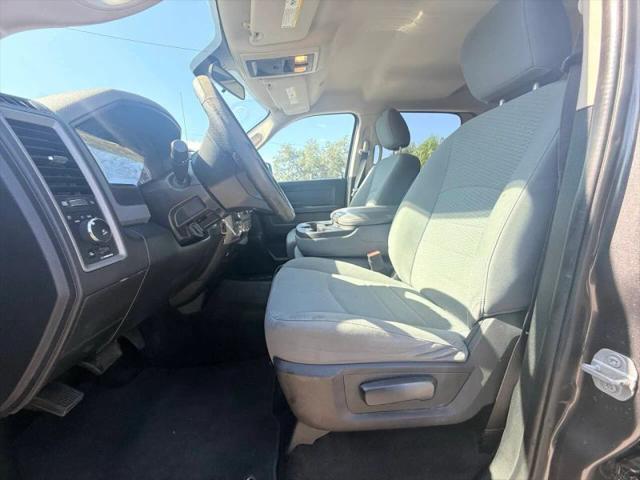 2017 Ram 1500 Express Crew Cab 4x4 57 Box