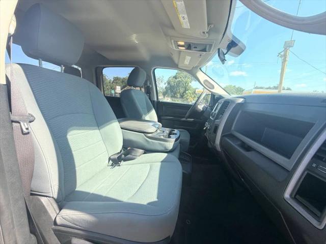2017 Ram 1500 Express Crew Cab 4x4 57 Box