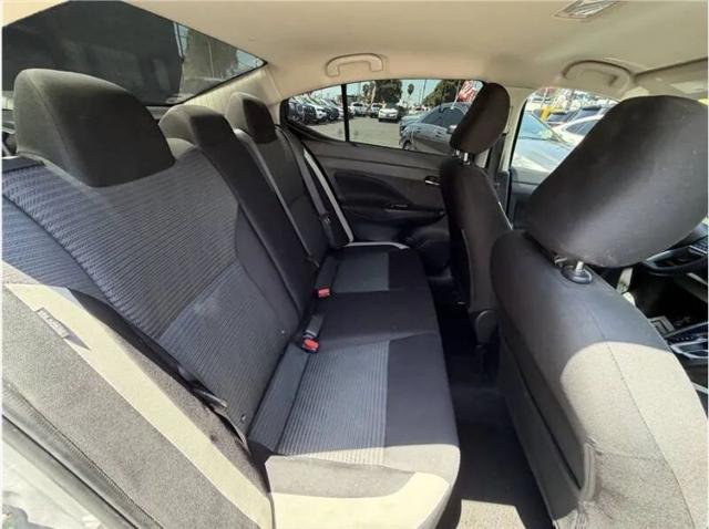 2021 Nissan Versa SV Xtronic CVT