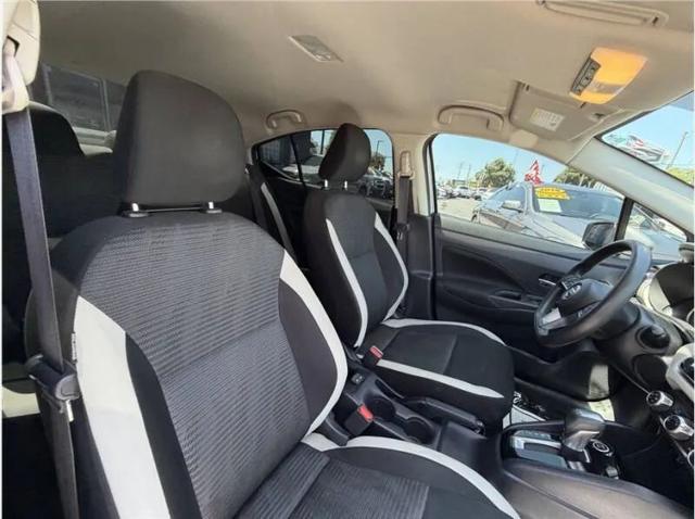 2021 Nissan Versa SV Xtronic CVT