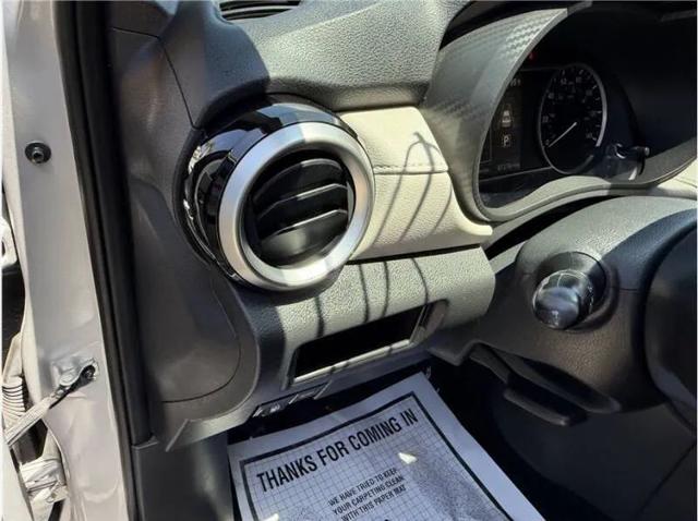 2021 Nissan Versa SV Xtronic CVT