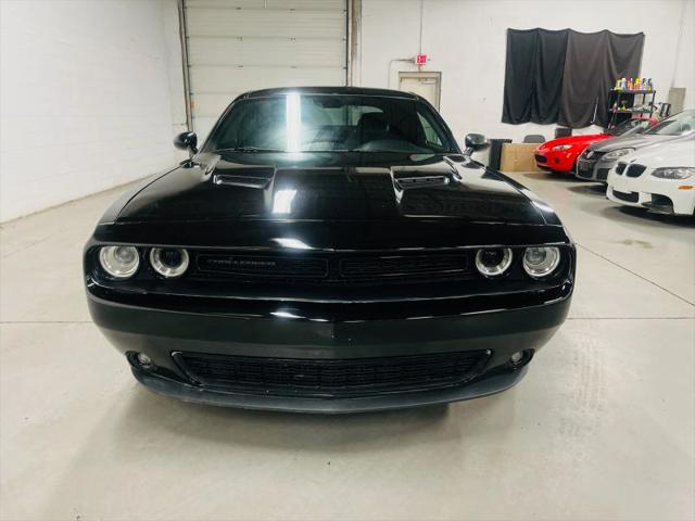 2016 Dodge Challenger SXT Plus
