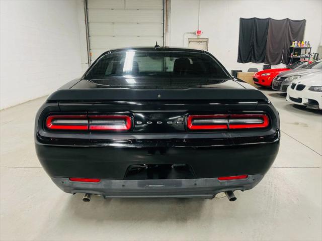 2016 Dodge Challenger SXT Plus