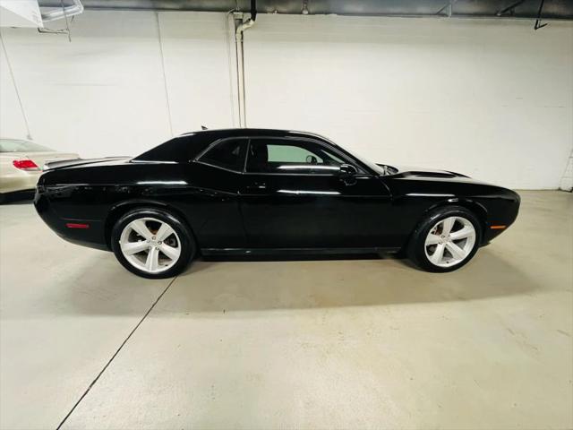 2016 Dodge Challenger SXT Plus