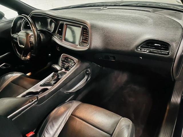 2016 Dodge Challenger SXT Plus