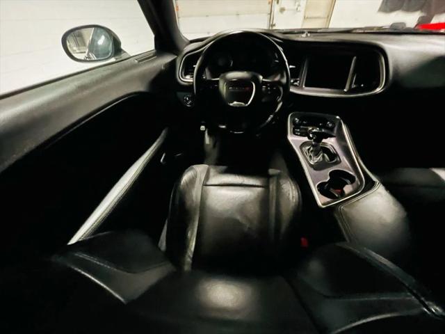 2016 Dodge Challenger SXT Plus
