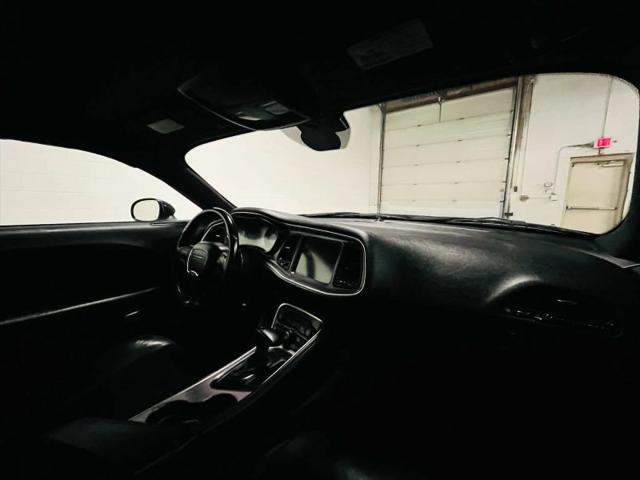 2016 Dodge Challenger SXT Plus