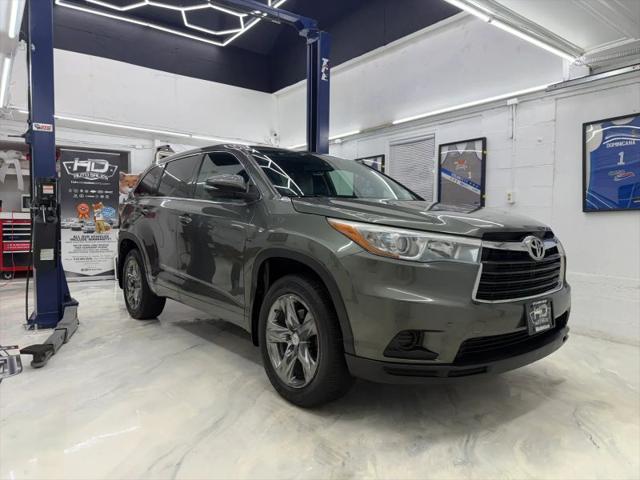 2015 Toyota Highlander LE V6 for sale in Reading, PA