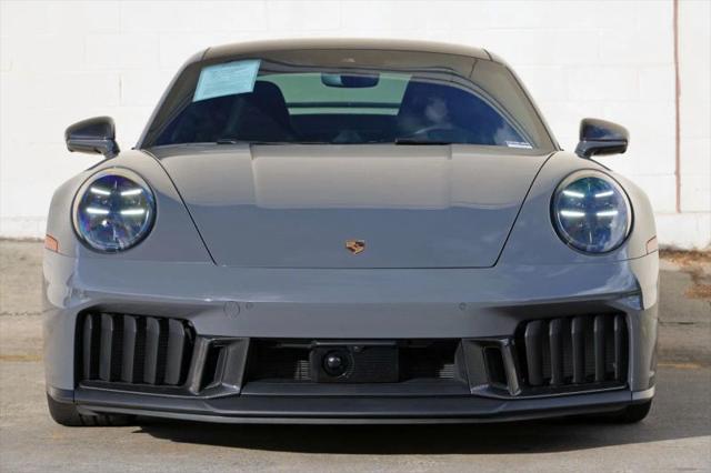 2025 Porsche 911 Carrera 4 GTS