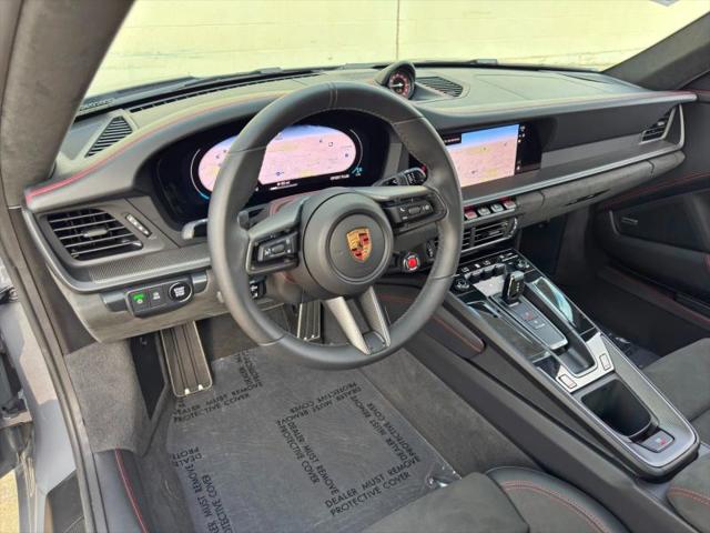 2025 Porsche 911 Carrera 4 GTS