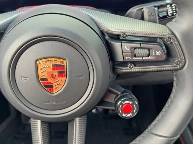 2025 Porsche 911 Carrera 4 GTS