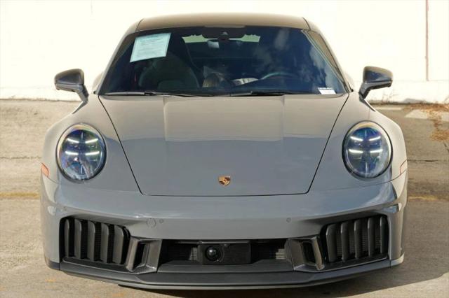 2025 Porsche 911 Carrera 4 GTS