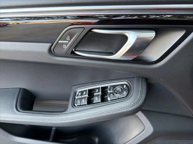 2020 Porsche Macan Macan