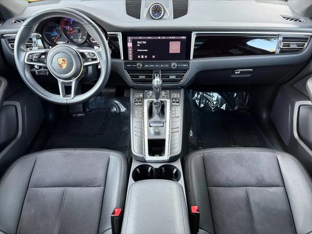 2020 Porsche Macan Macan