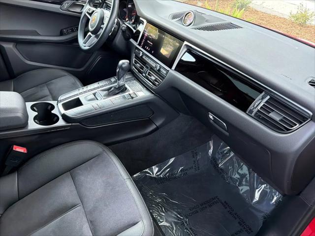 2020 Porsche Macan Macan