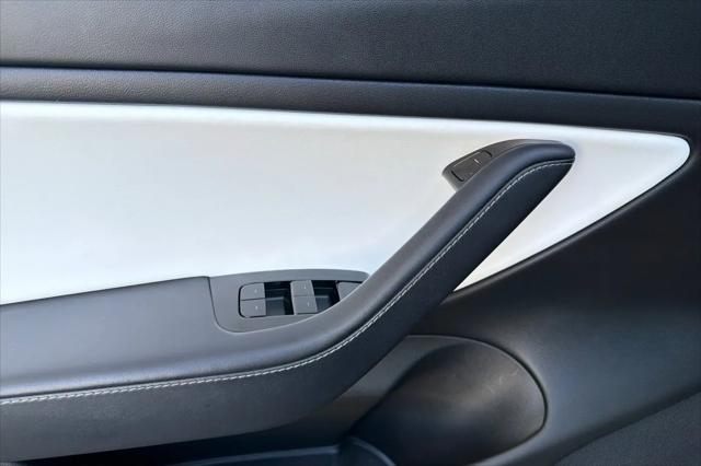 2020 Tesla Model 3 Standard Range Plus Rear-Wheel Drive