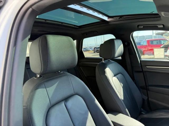 2024 Audi Q3 Premium 45 TFSI S line quattro Tiptronic