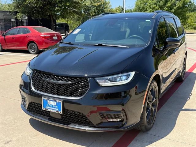 2025 Chrysler Pacifica Limited for sale in Fort Worth, TX