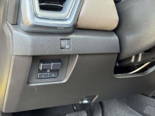 2023 GMC Canyon 4WD Crew Cab Short Box Denali