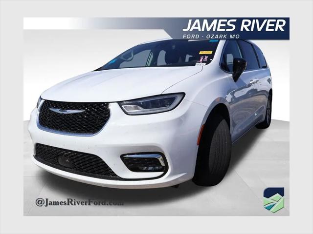 2024 Chrysler Pacifica Touring L for sale in Ozark, MO