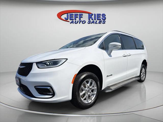 2022 Chrysler Pacifica Touring L for sale in Apalachin, NY
