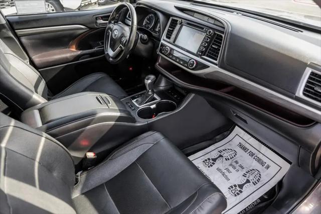 2017 Toyota Highlander Limited Platinum