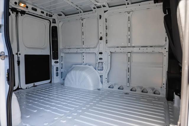 2026 Ram ProMaster Cargo Van Tradesman Low Roof 118 WB w/Pass Seat