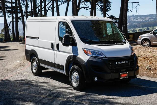 2026 Ram ProMaster Cargo Van Tradesman Low Roof 118 WB w/Pass Seat
