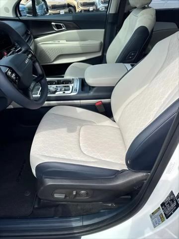 2027 Kia Carnival SX