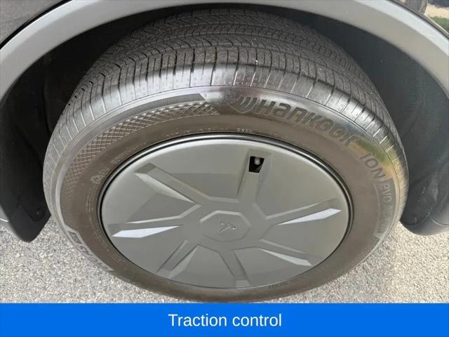2026 Tesla Model Y Premium Rear-Wheel Drive