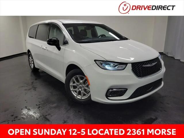2025 Chrysler Pacifica Select for sale near Columbus, OH